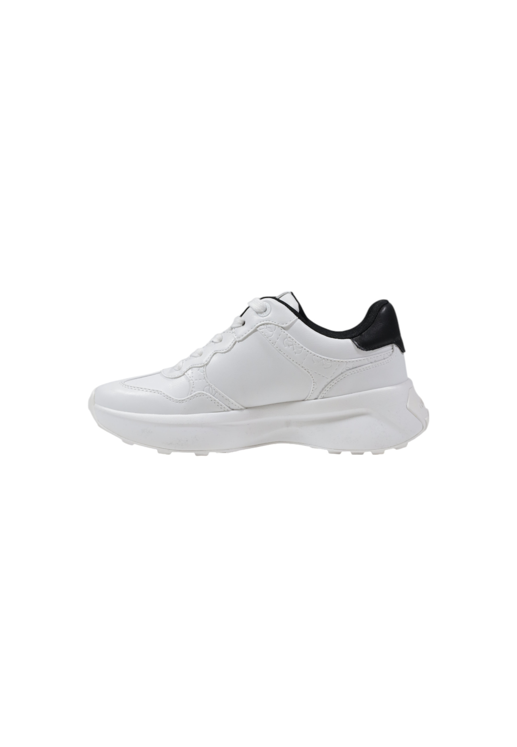 GUESS Sneakers