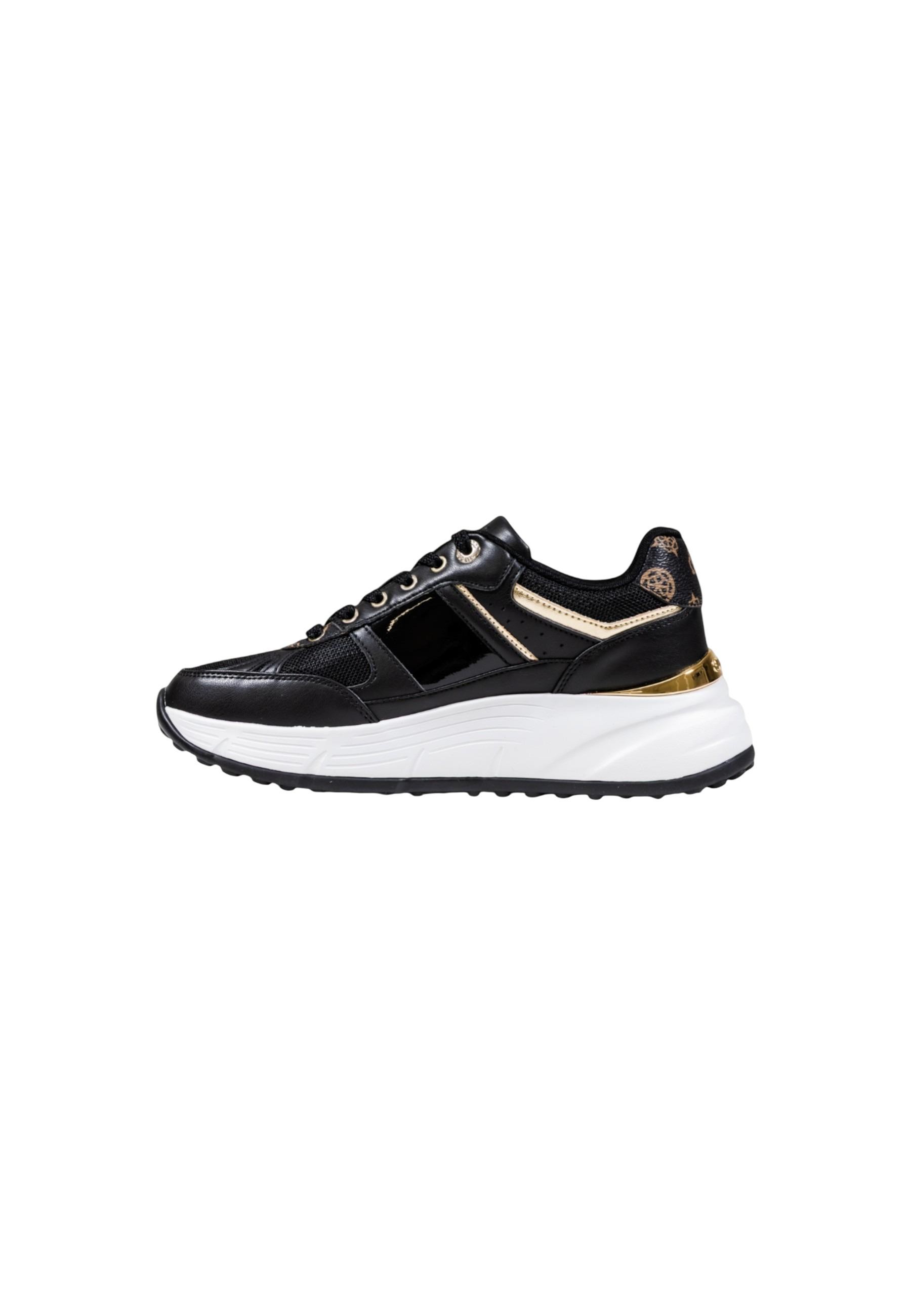 GUESS Sneakers