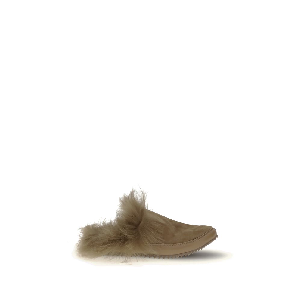 Pedro Garcia Mules with pile