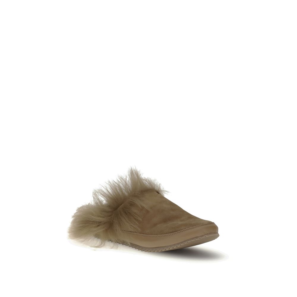 Pedro Garcia Mules with pile
