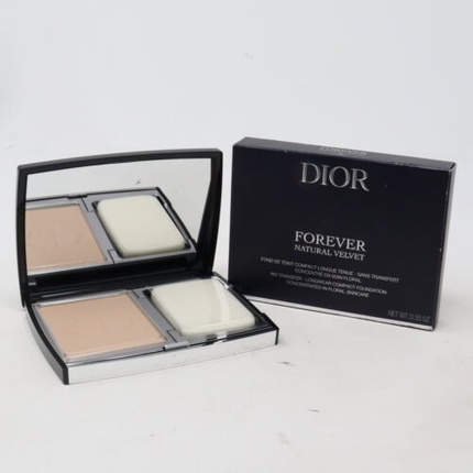Компактная тональная основа Christian Dior