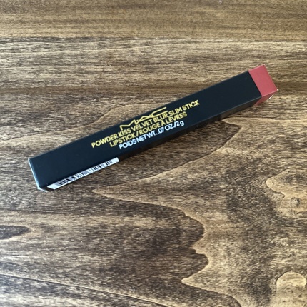 Помада MAC Powder Kiss
