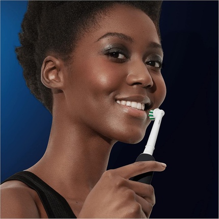 Электрическая зубная щетка Oral-B Pro 1